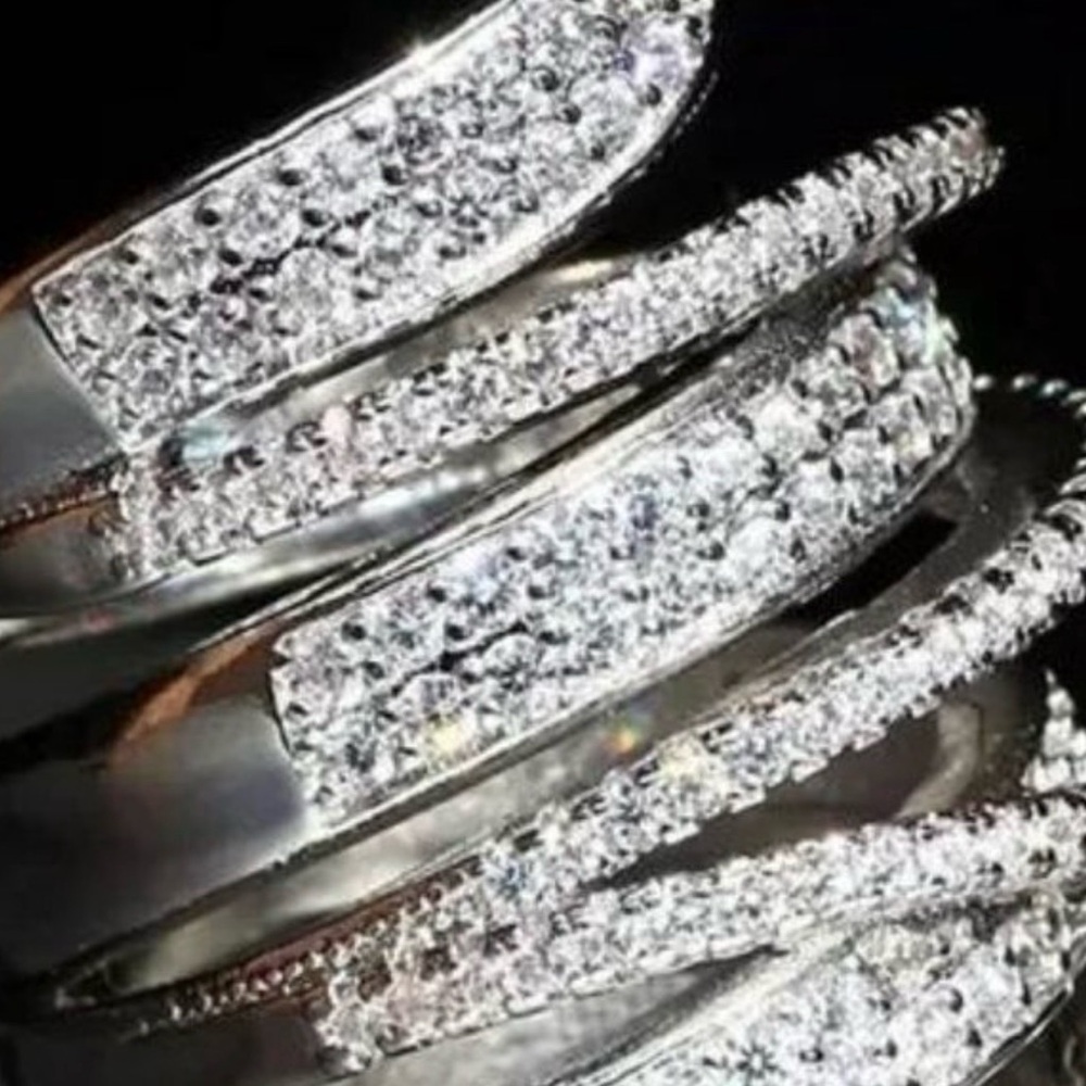 925 Silver and Crystal Spiral Ring ss 8 - Picture 2 of 4